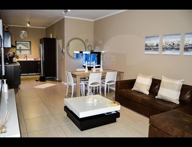 2 BEDROOM APARTMENT FOR SALE IN GREENSTONE HILL